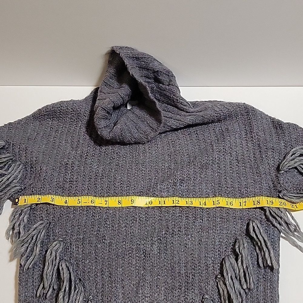Something Navy Oct Isla Fringe Turtleneck Sweater - Picture 6 of 11